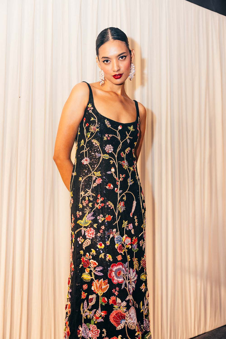 Anar Bel Hand-Embroidered Gown in Black