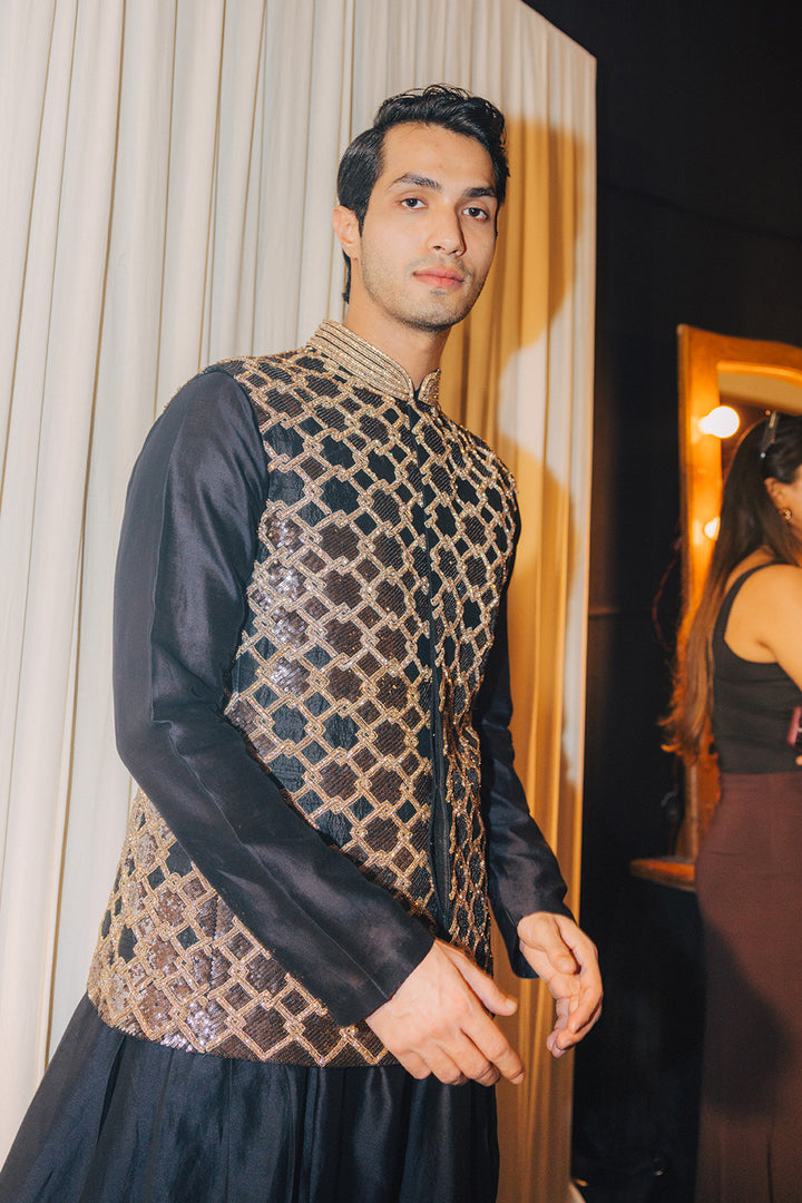 Lattice Hand-Embroidered Bandi, Classic Kurta &amp; Trousers in Black