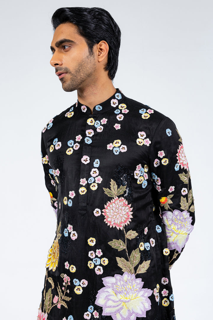 Dahlia Hand-Embroidered Kurta in Black