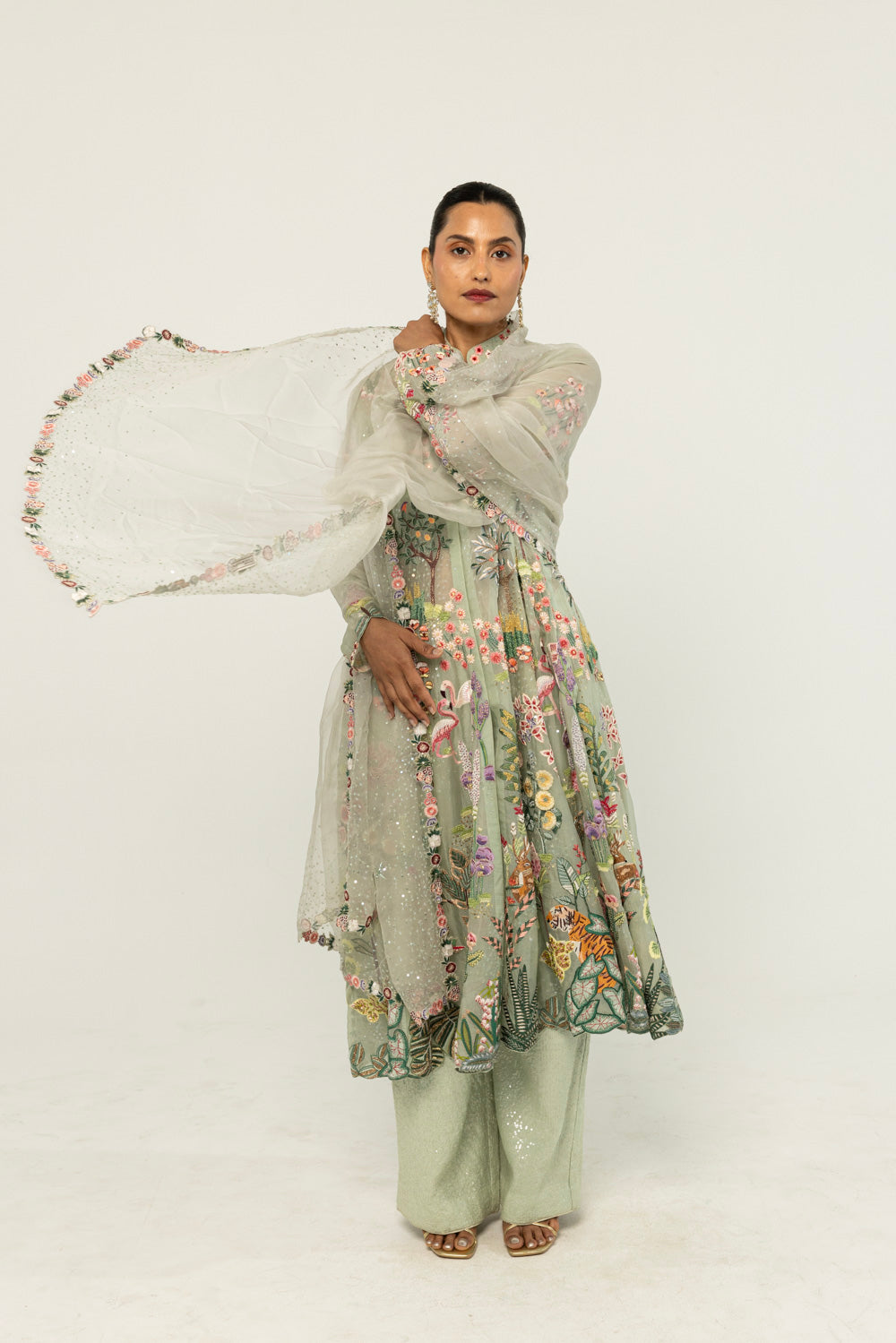 Verdure Hand-Embroidered Kurta Set in Mint