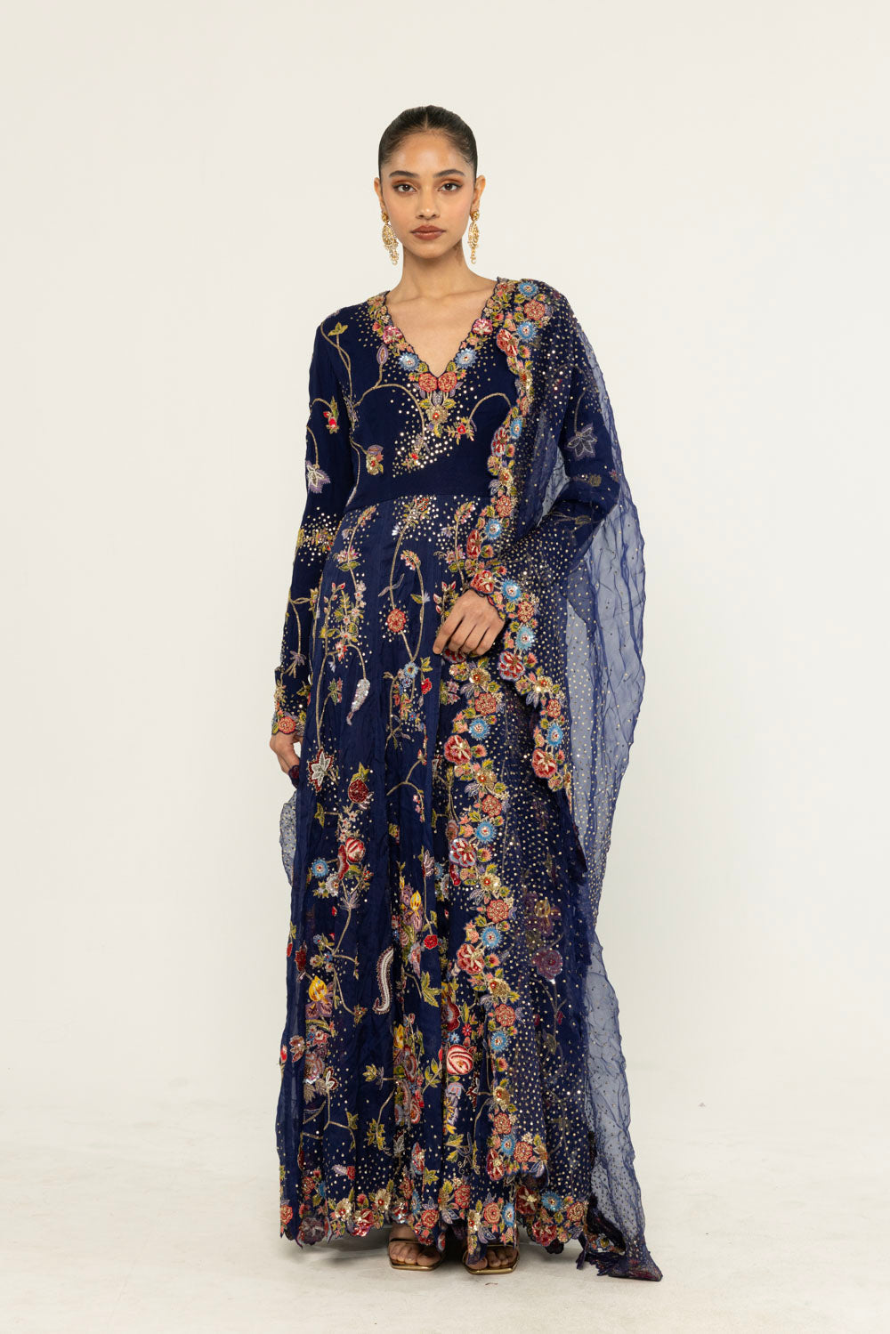 Anar Bel Hand-Embroidered Kurta Set in Navy