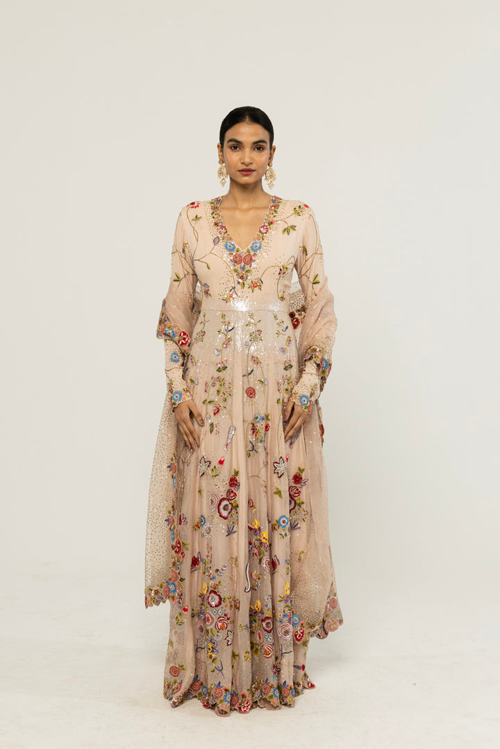 Anar Bel Hand-Embroidered Kurta Set in Pink