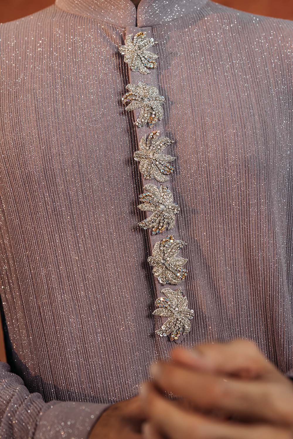 Palm Hand-Embroidered Kurta in Ivory