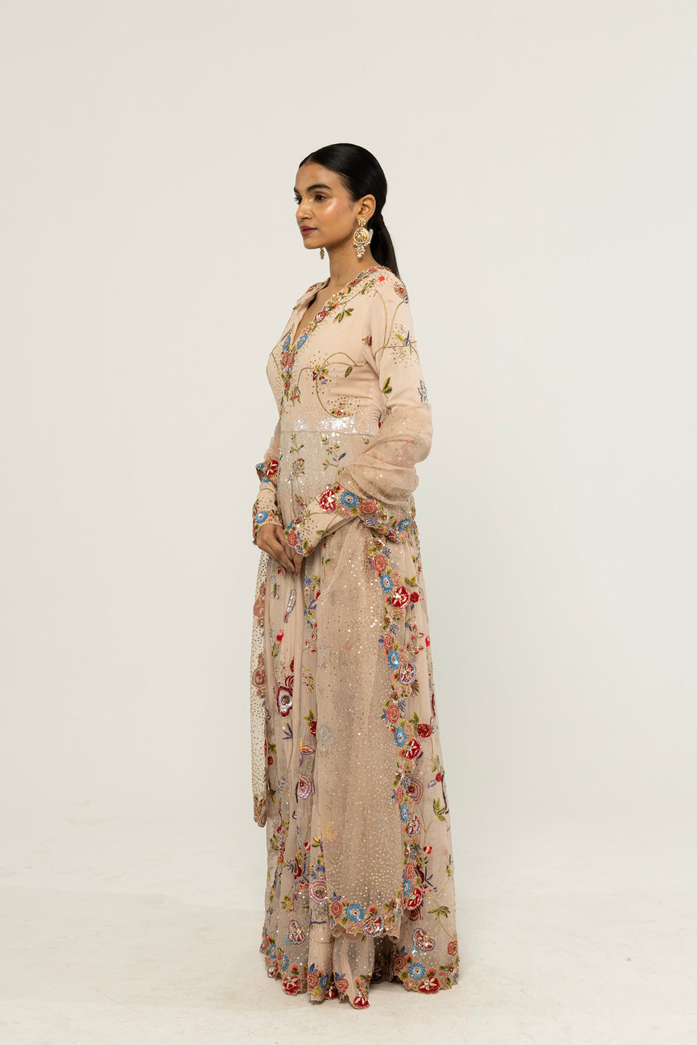 Anar Bel Hand-Embroidered Kurta Set in Pink