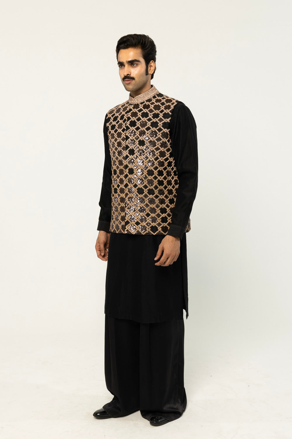 Lattice Hand-Embroidered Bandi in Black