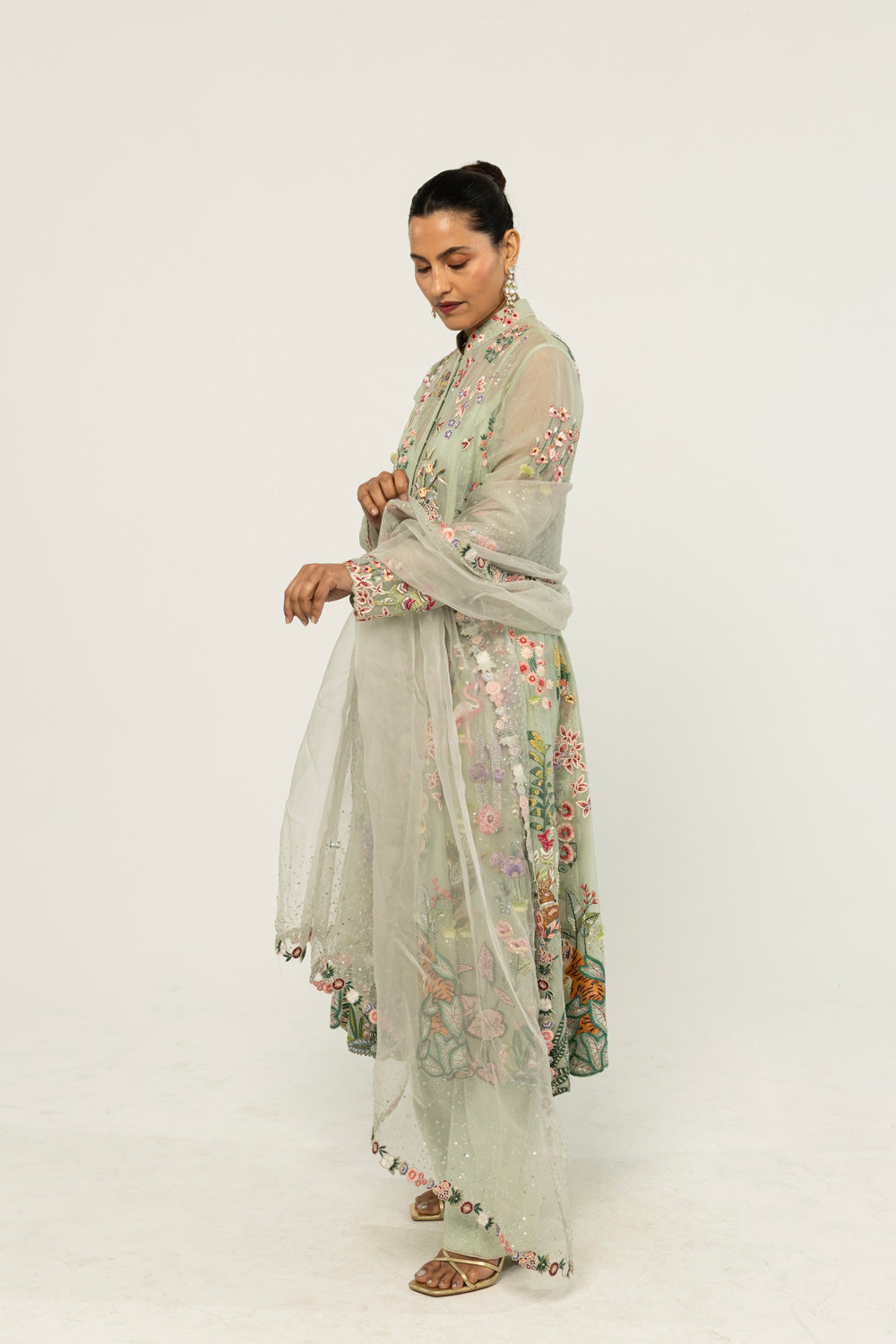 Verdure Hand-Embroidered Kurta Set in Mint