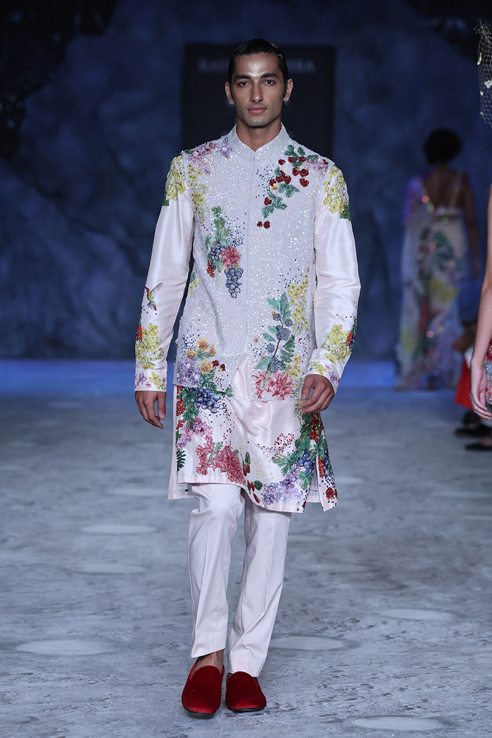 Bird Song Hand-Embroidered Bandi and Kurta Set in Ivory &amp; Blush Pink