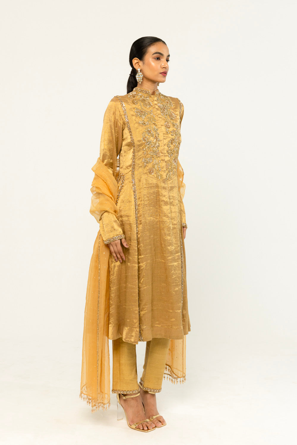 Anar Bel Hand-Embroidered Kurta Set in Gold