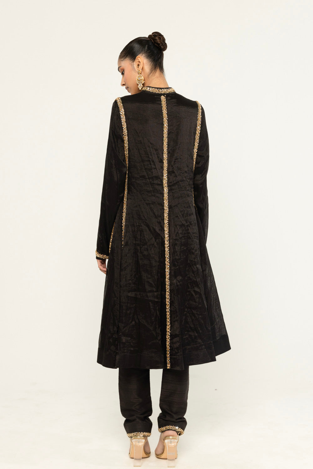 Anar Bel Hand-Embroidered Kurta Set in Black