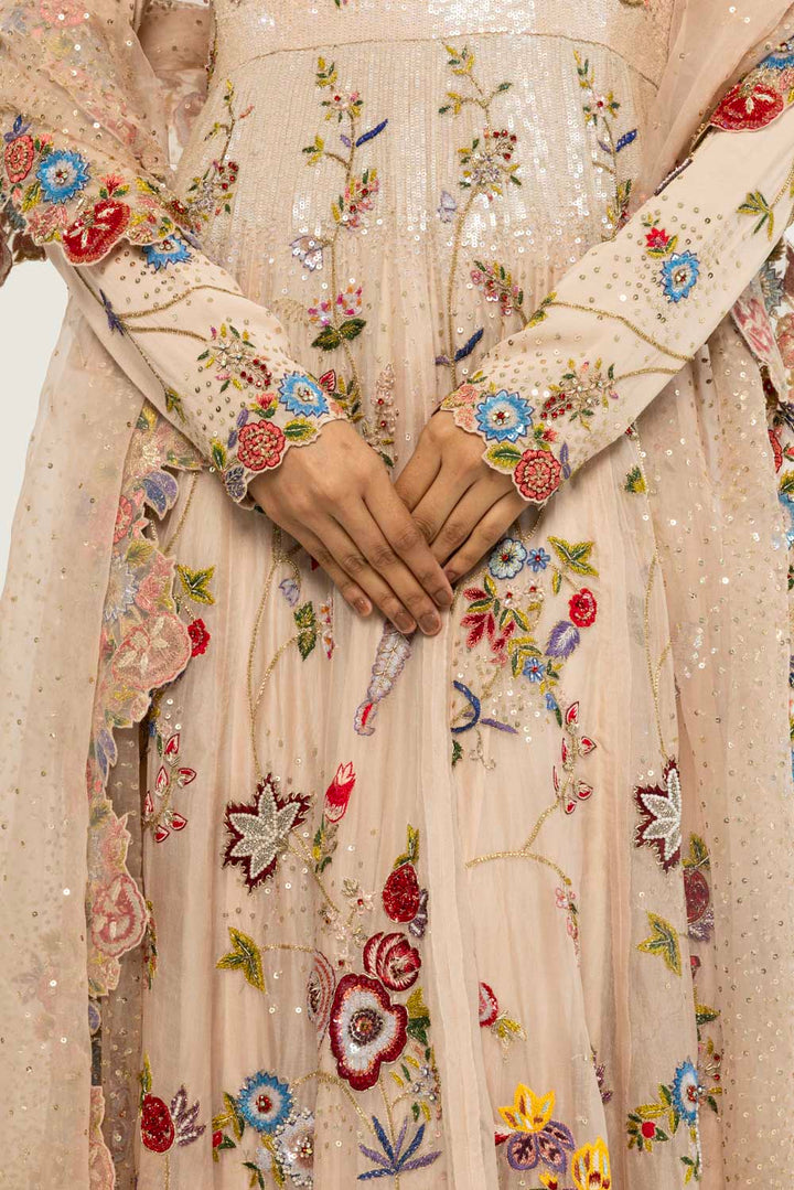 Anar Bel Hand-Embroidered Kurta Set in Pink