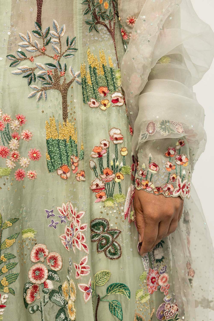 Verdure Hand-Embroidered Kurta Set in Mint