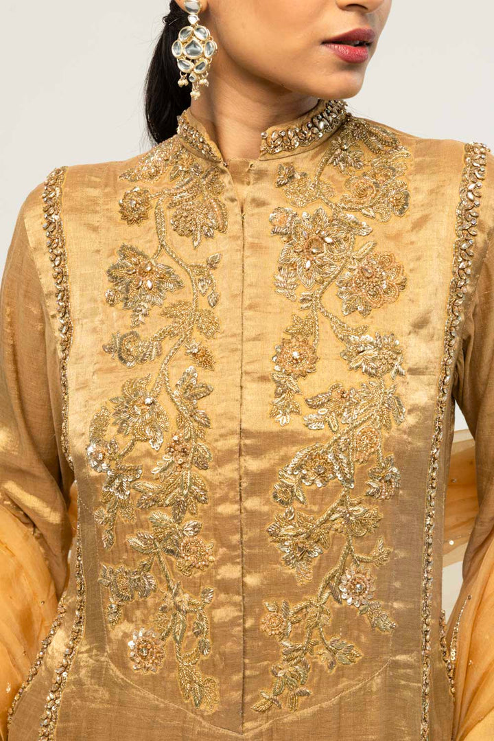 Anar Bel Hand-Embroidered Kurta Set in Gold