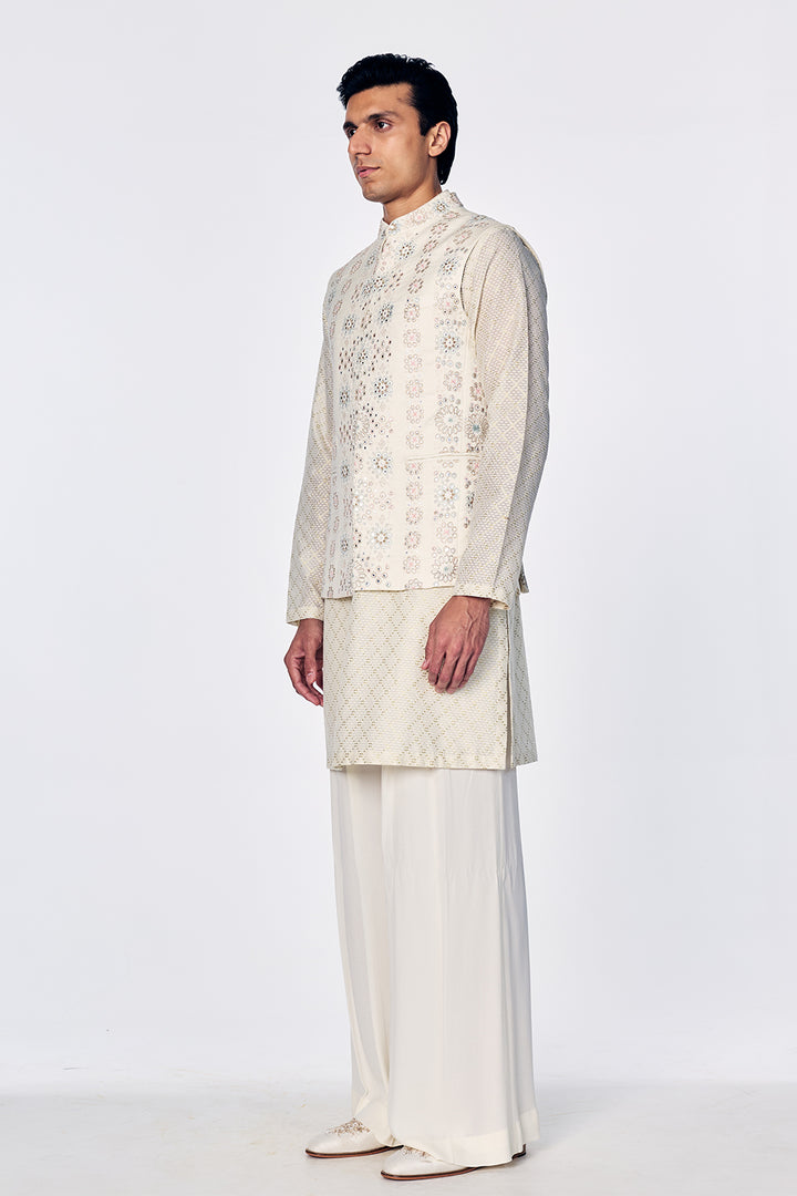 Bandi With Geometric Threadwork In Ivory
