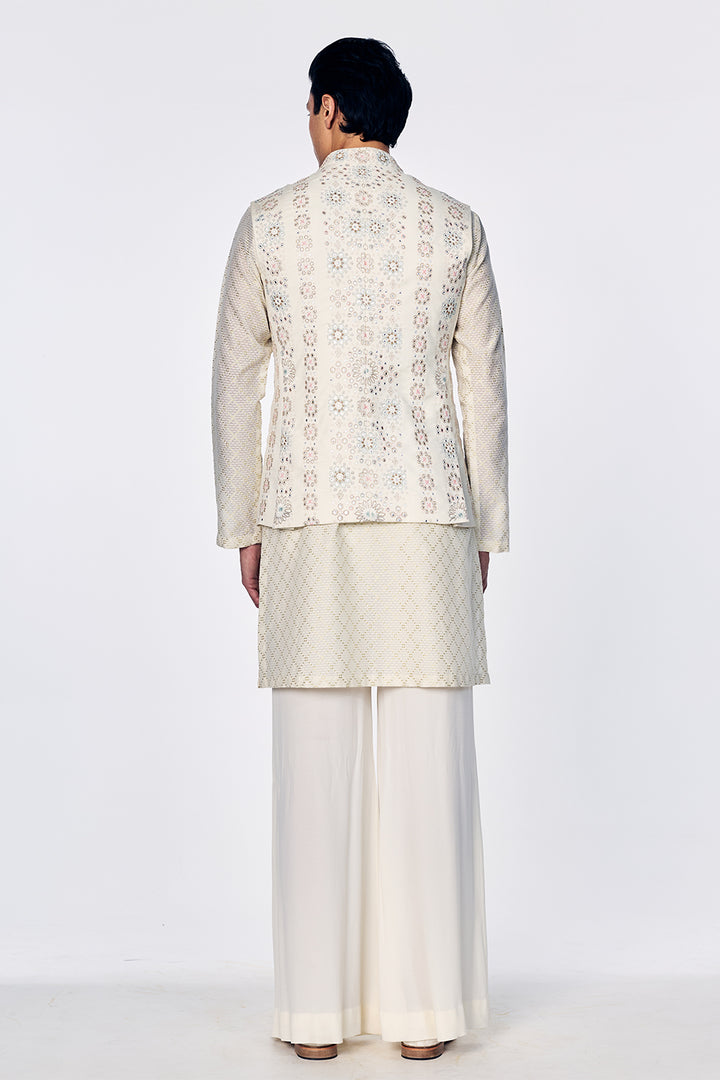 Bandi With Geometric Threadwork In Ivory