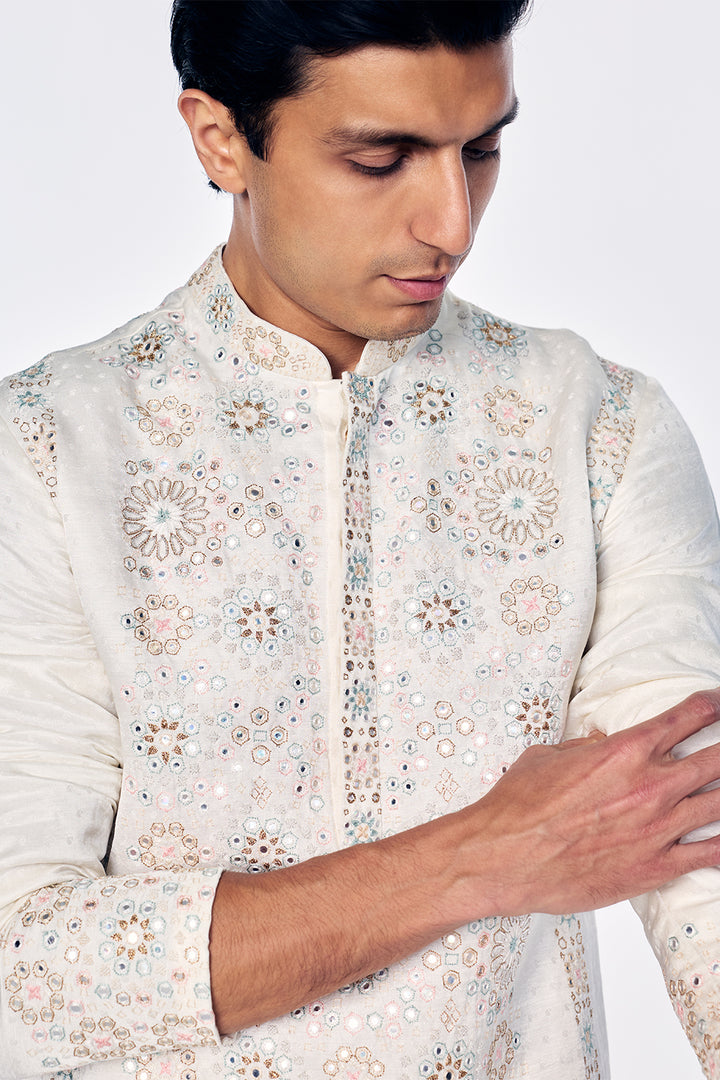 Silk Kurta With Geometric Threadwork In Ivory
