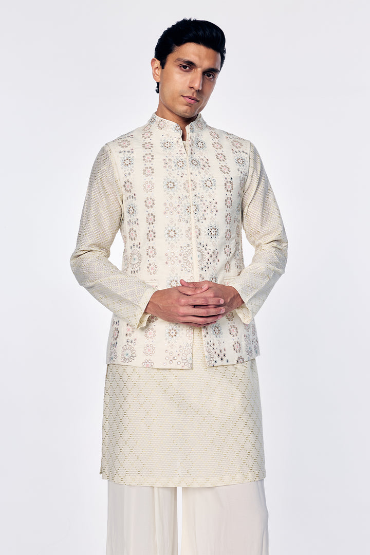 Bandi With Geometric Threadwork In Ivory
