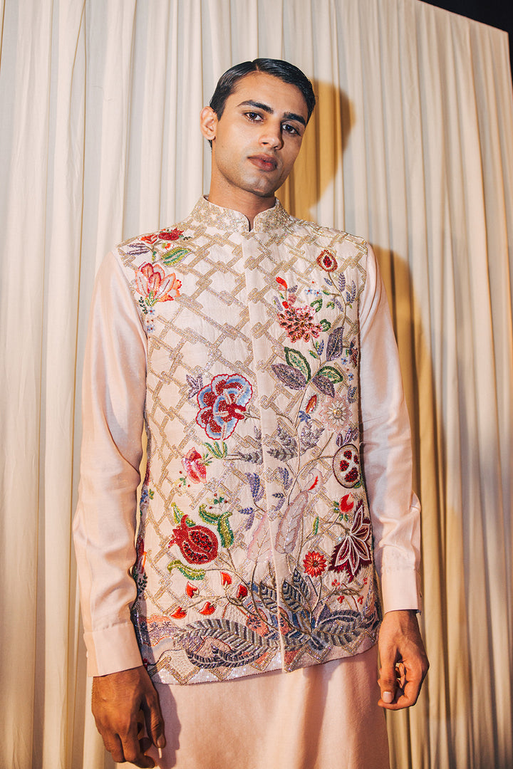 Anar Bel Hand-Embroidered Bandi in Blush Pink