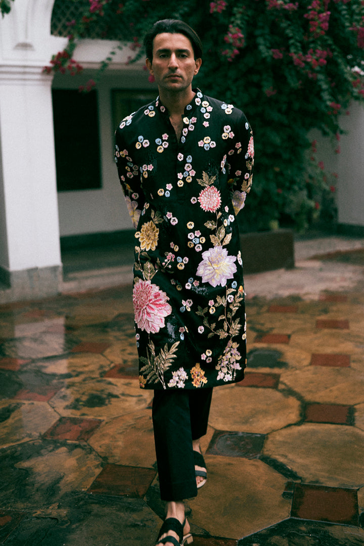Dahlia Hand-Embroidered Kurta in Black